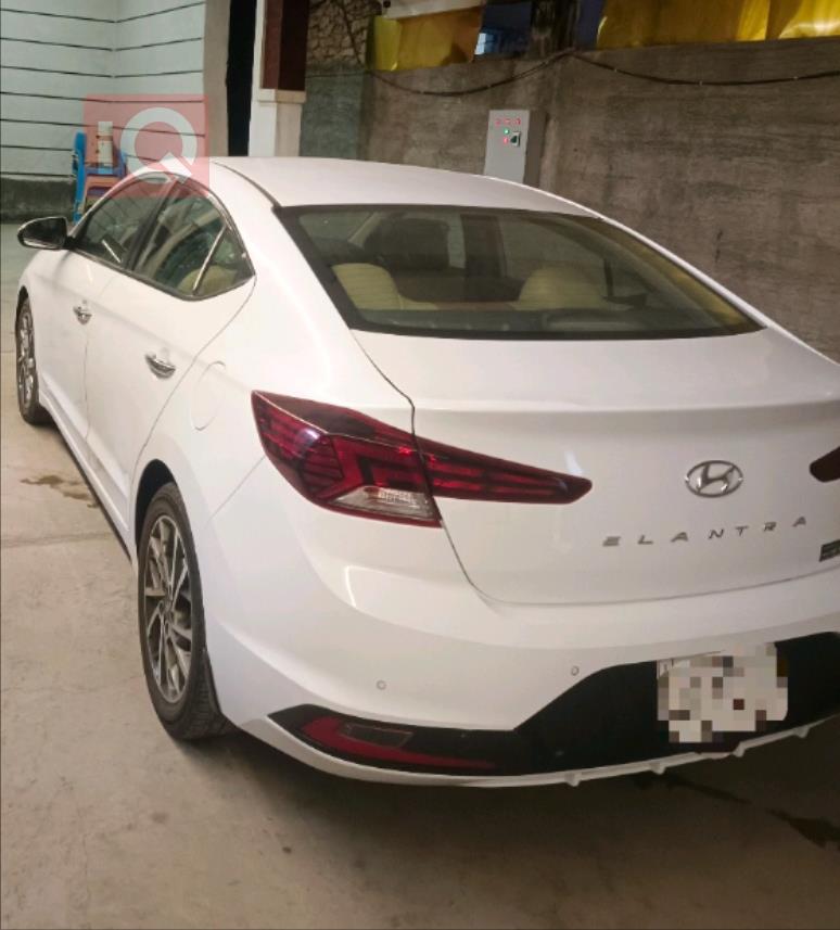 هیوندای ئەلەنترا